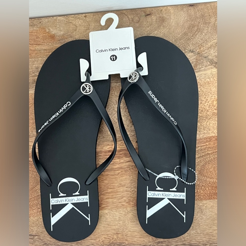 NWT Calvin Klein Women Black Sandals
